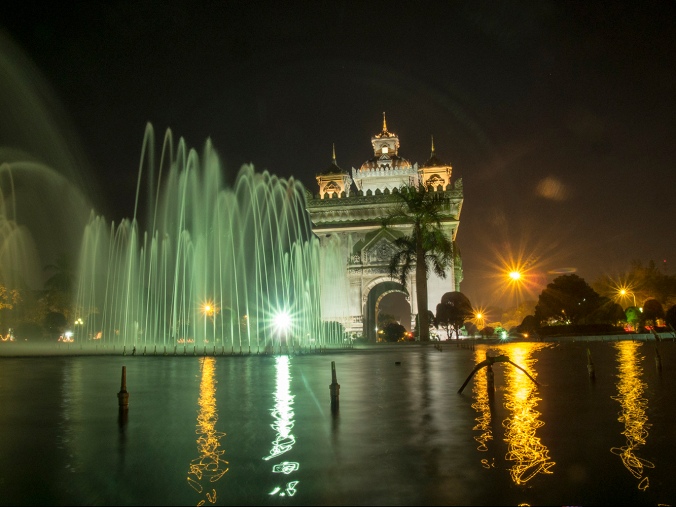 Patuxai (victory monument). by night.